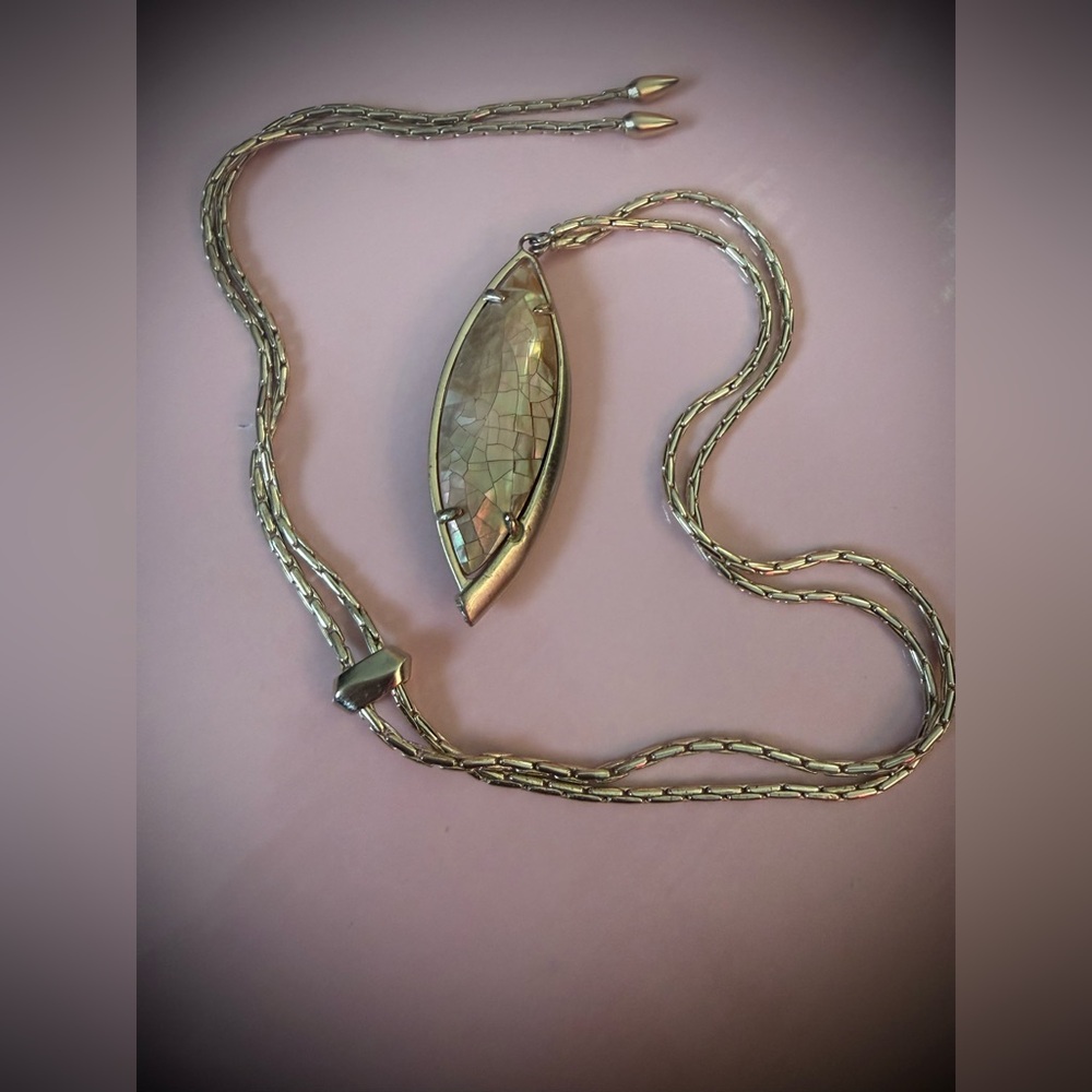 Kendra Scott Milla Mother of Pearl Gold Thick Sliding Necklace - Picture 5 of 5